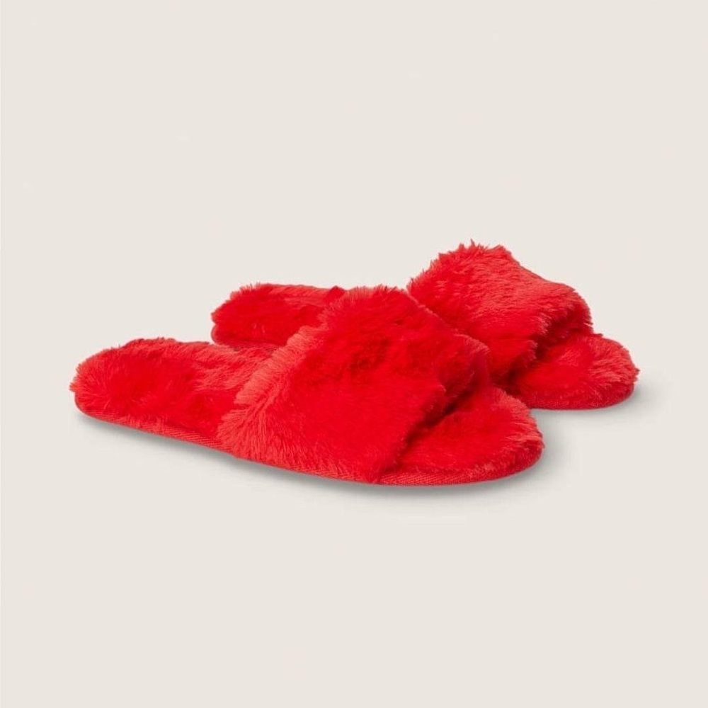 PINK Faux Fur Slipper size Medium NIP - Picture 2 of 9